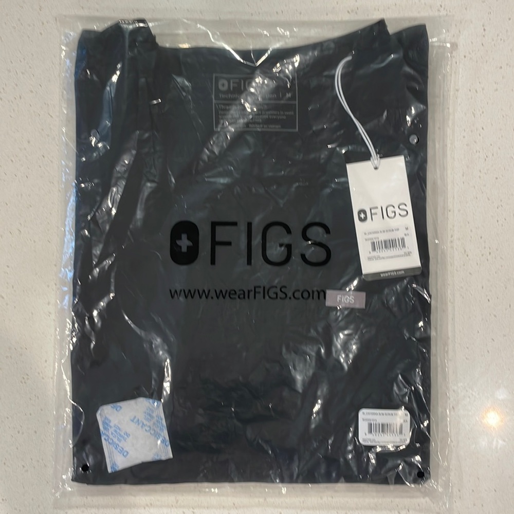 FIGS Catarina Slim Scrub Top